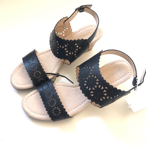 Attention sandals sz 8 Black - Picture 2 of 4